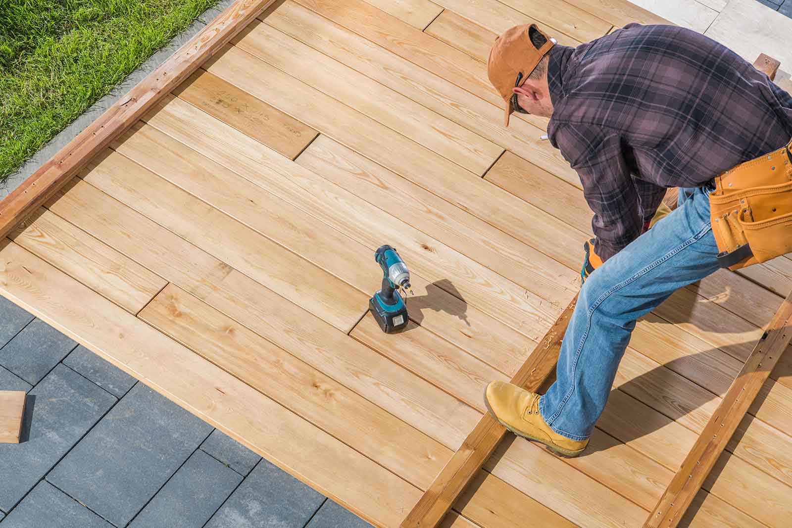 choose a deck or patio builder